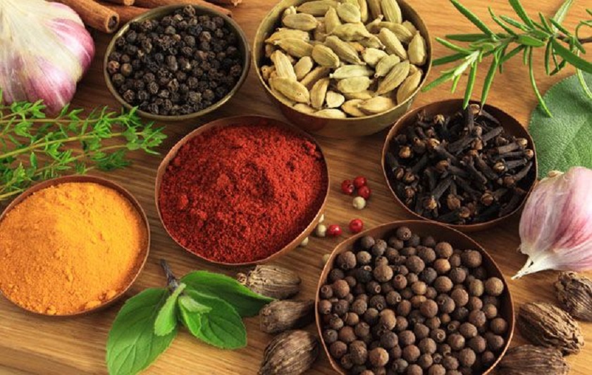8 Herbs and Spices that Support Weight Loss